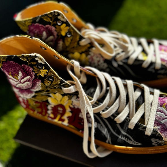 Worn only once …real gussi shoes - Picture 4 of 6